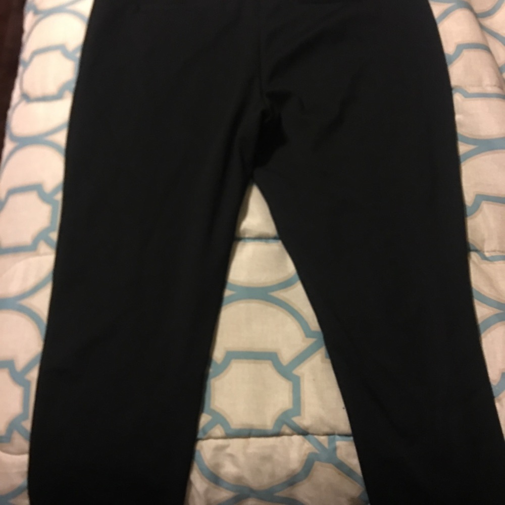 Women’s pants. New York & Company - Picture 3 of 3